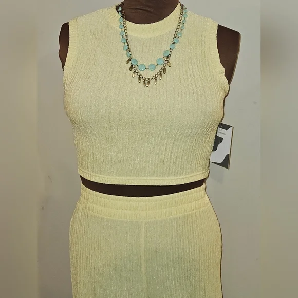 Yellow Sleeveless 2 Pc Set Sz L - Picture 2 of 5